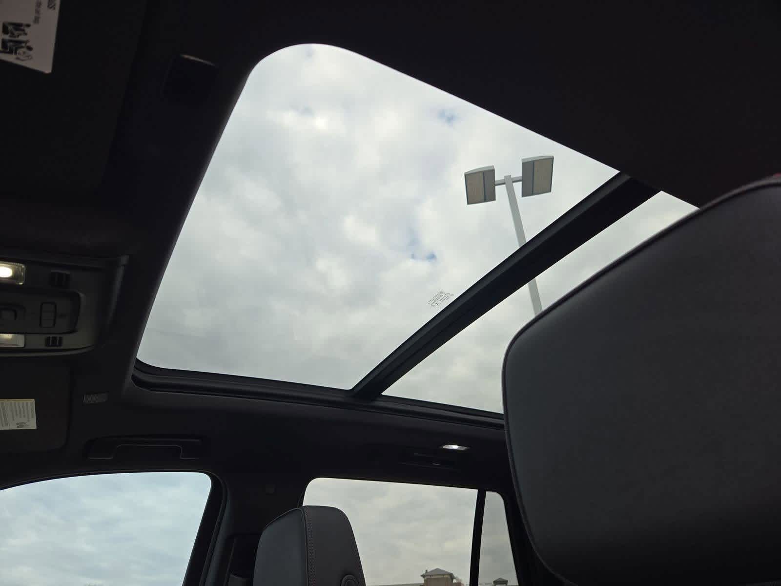 Thumbnail: 2023 Chevrolet Tahoe - 18