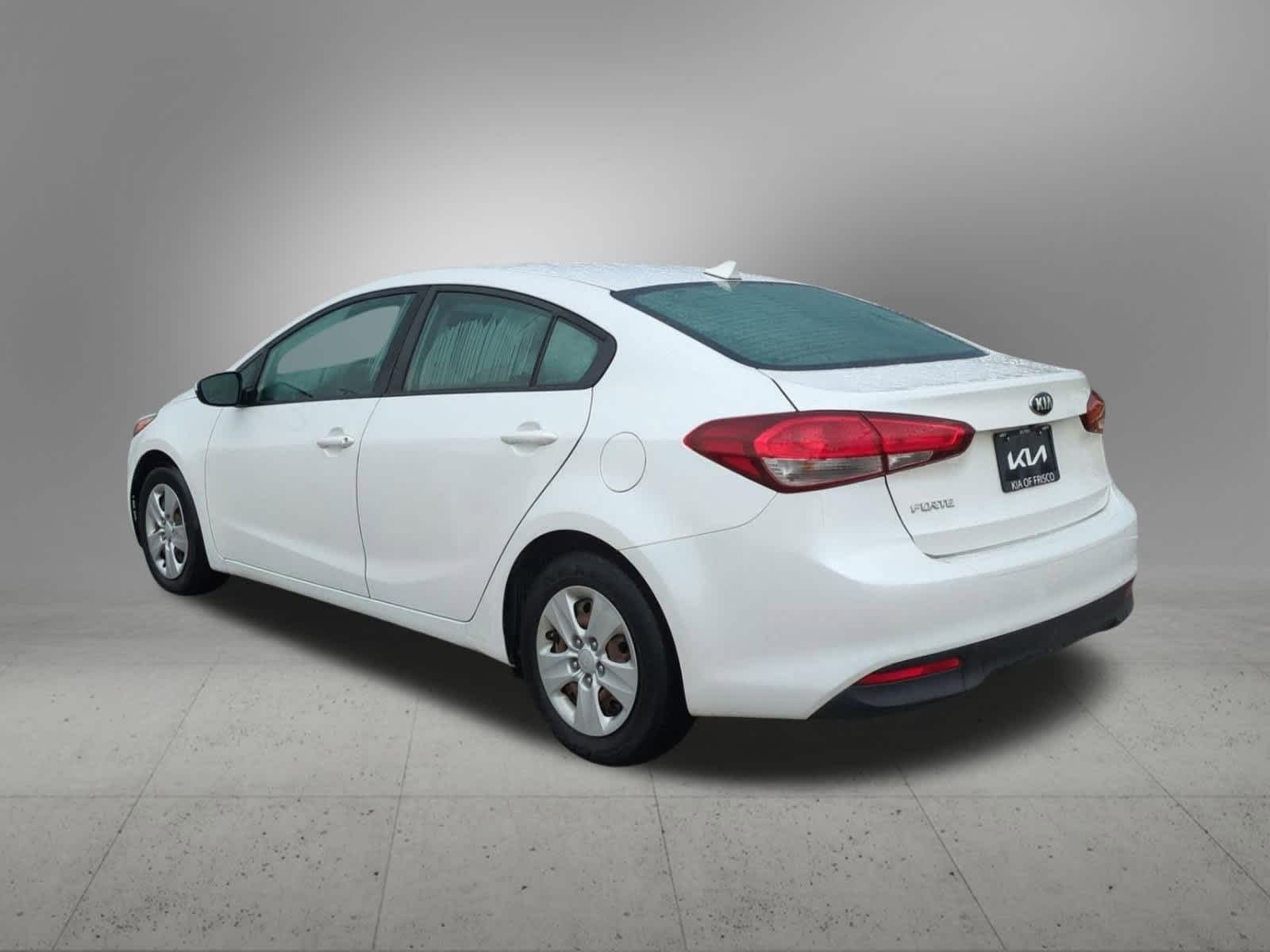 Thumbnail: 2017 Kia Forte - 4