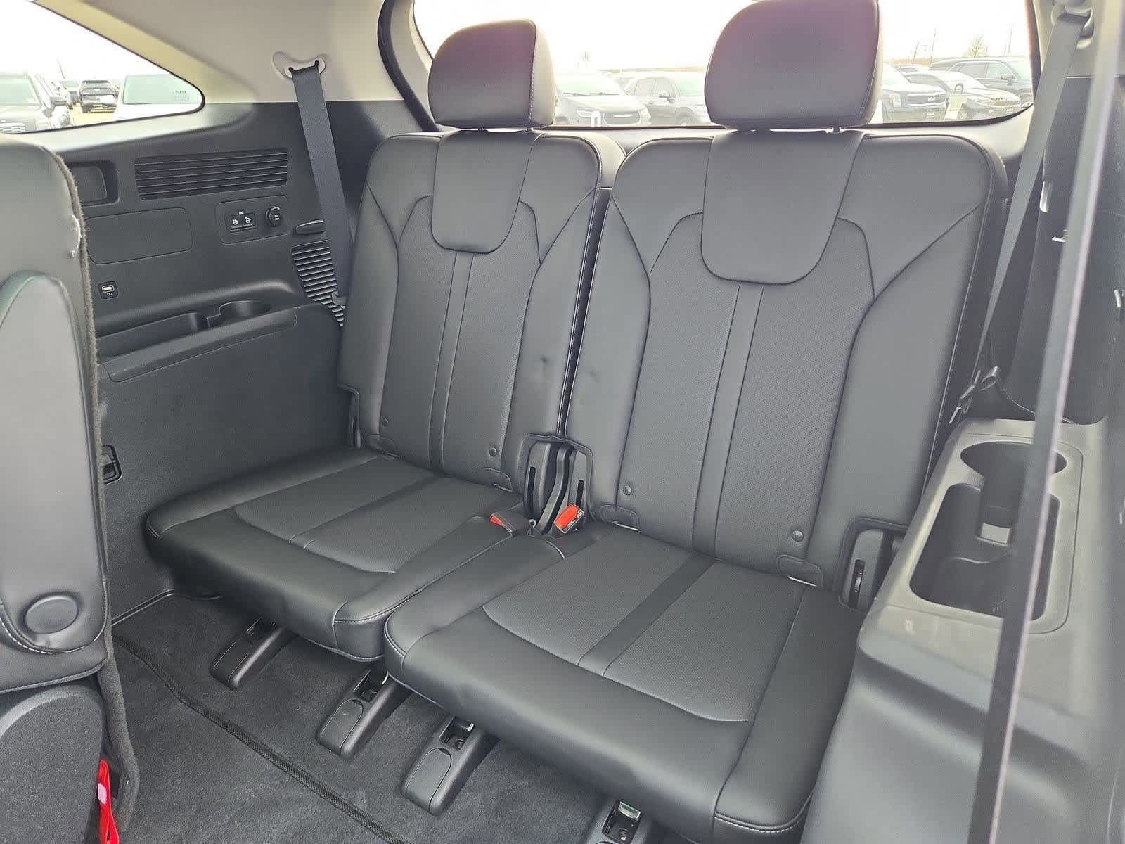 Thumbnail: 2022 Kia Sorento - 42