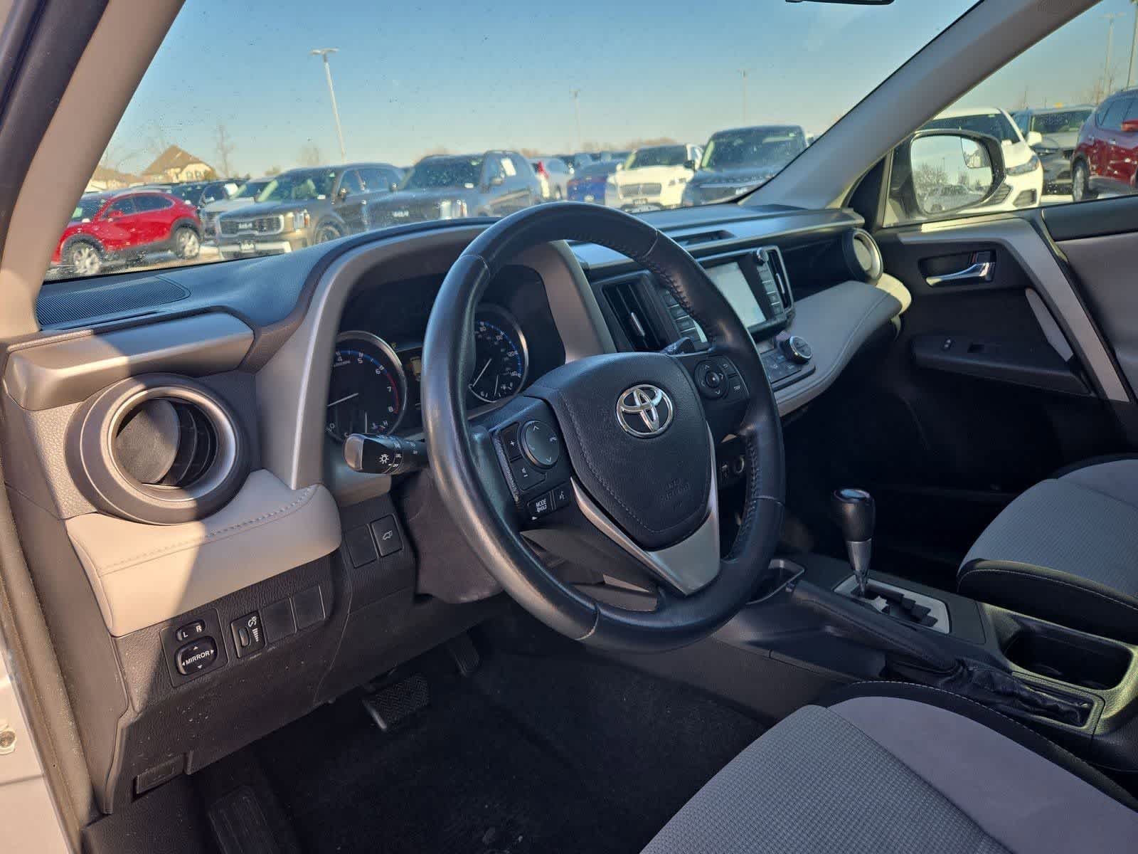 Thumbnail: 2016 Toyota RAV4 - 2