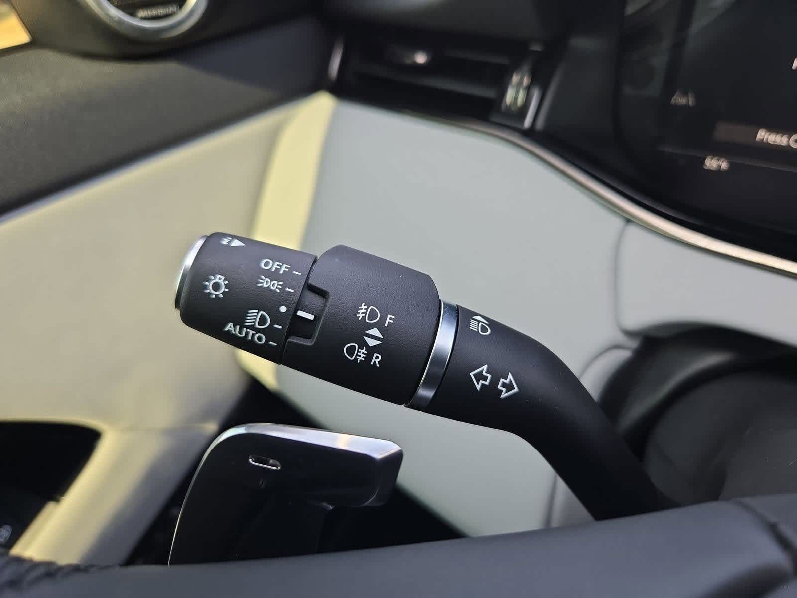 Thumbnail: 2025 Land Rover Range Rover Evoque - 27