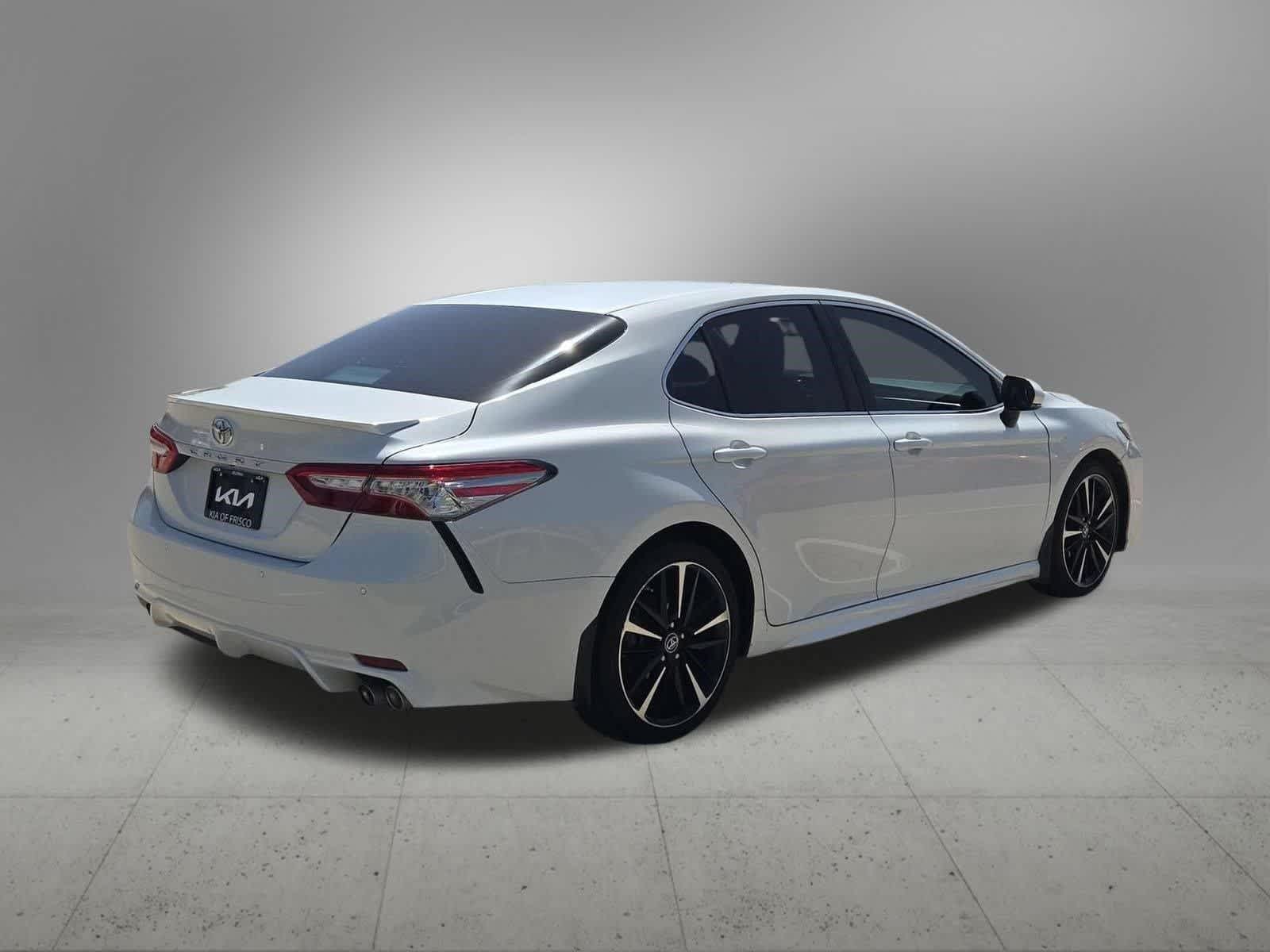 2018 Toyota Camry XSE - Photo 6