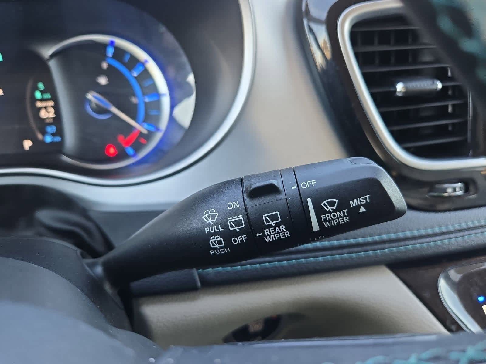 Thumbnail: 2018 Chrysler Pacifica - 24