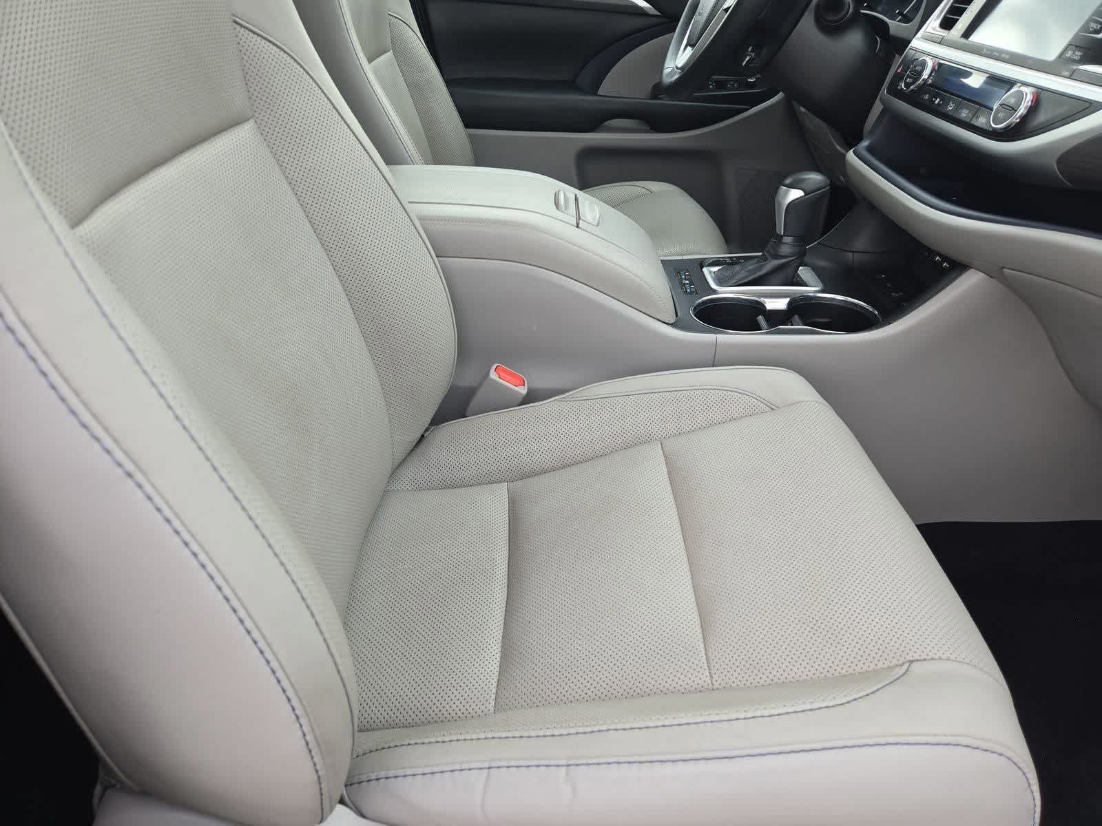 Thumbnail: 2019 Toyota Highlander - 22
