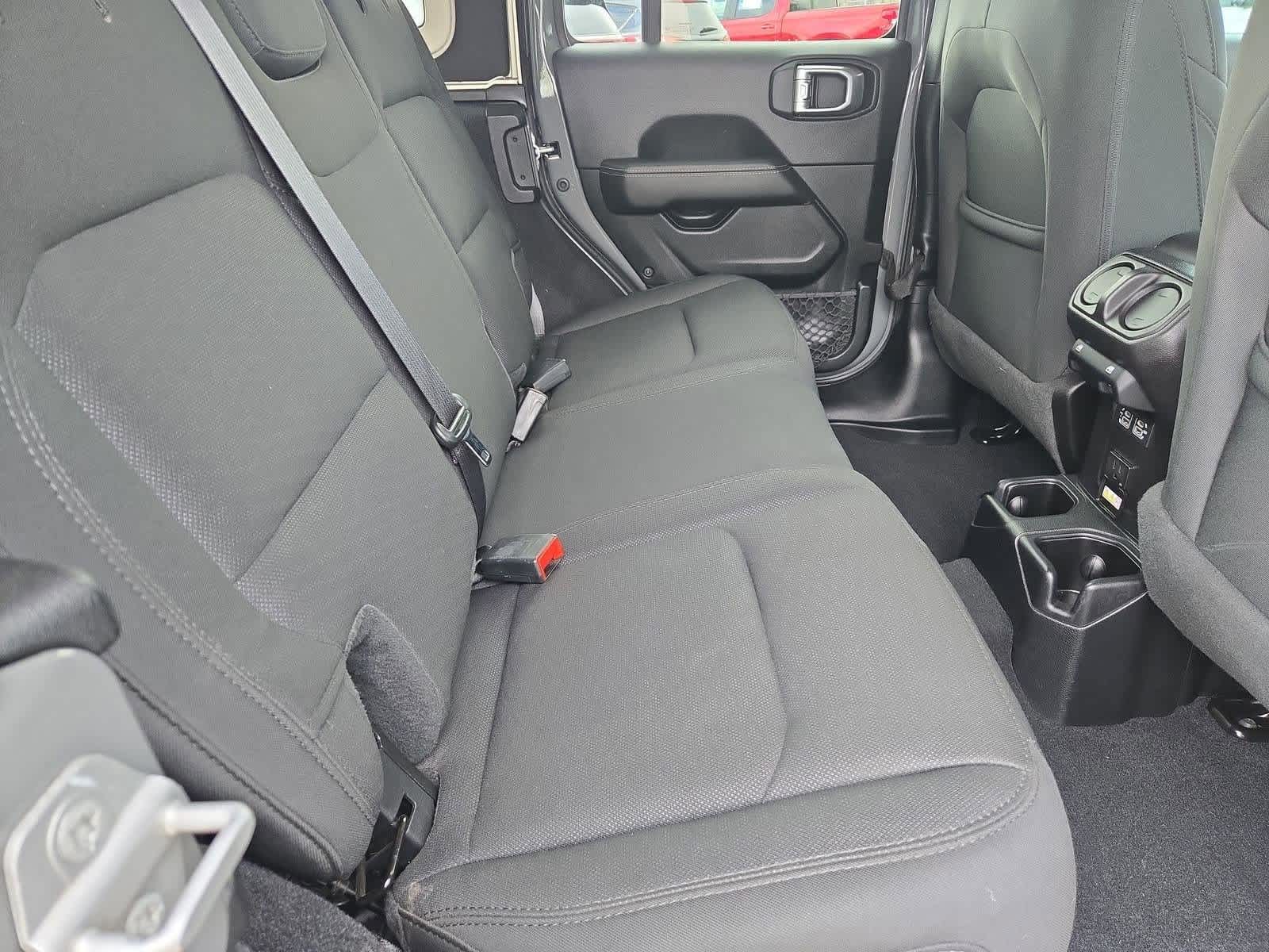 Thumbnail: 2020 Jeep Wrangler - 18