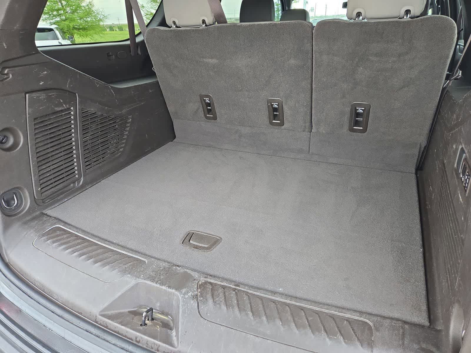 Thumbnail: 2021 GMC Yukon XL - 34