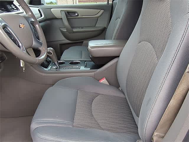 2017 Chevrolet Traverse LT 16