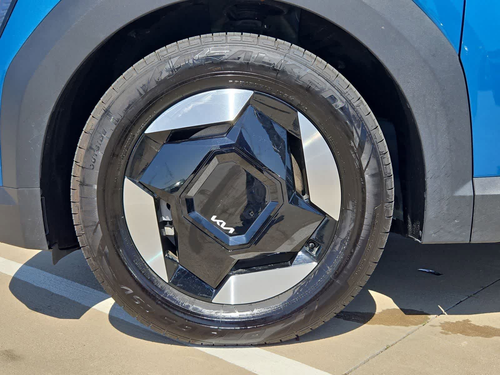 Thumbnail: 2024 Kia EV9 - 12