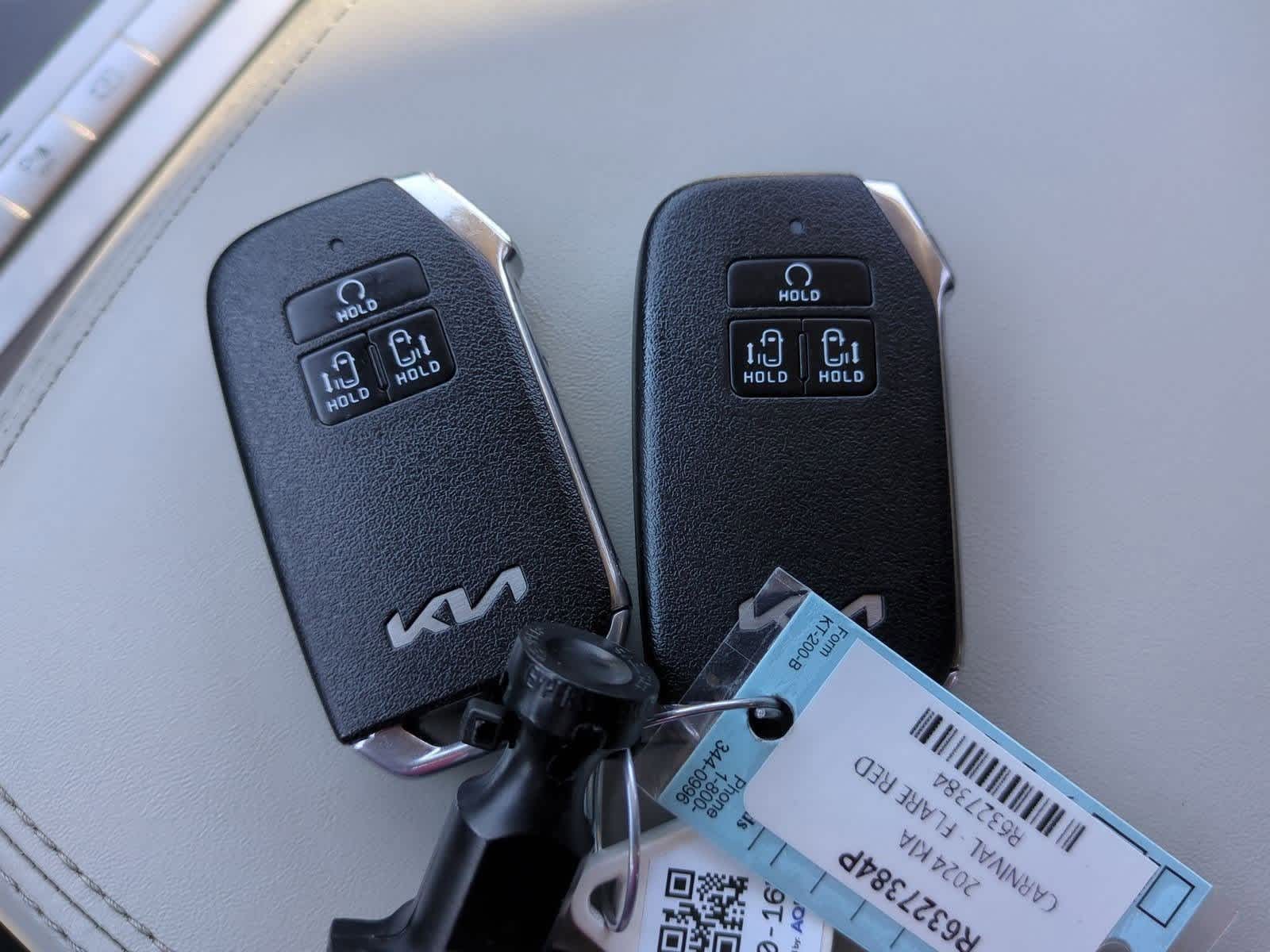 Thumbnail: 2024 Kia Carnival - 32