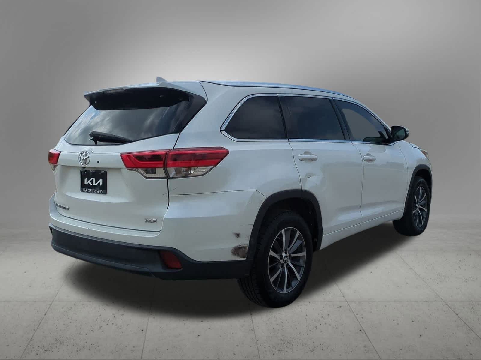 Thumbnail: 2017 Toyota Highlander - 6
