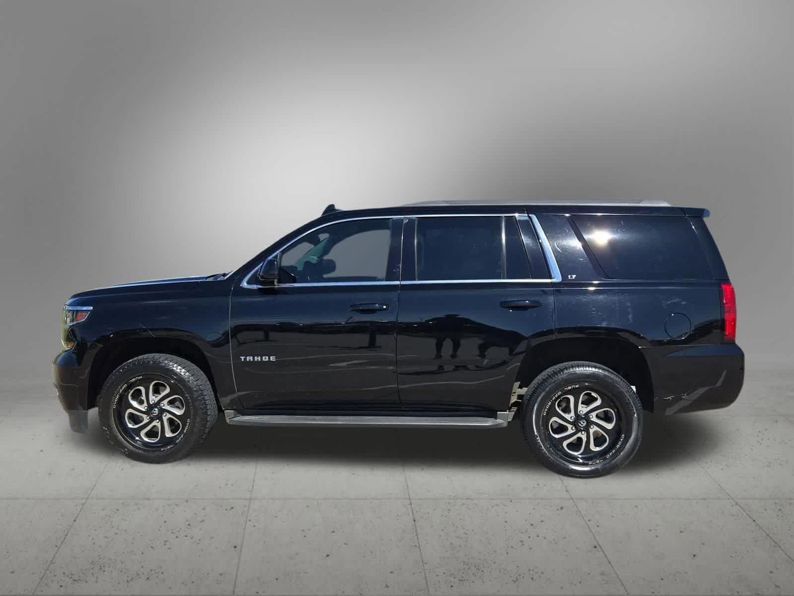 Thumbnail: 2019 Chevrolet Tahoe - 3