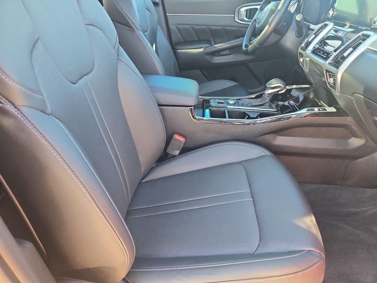 Thumbnail: 2022 Kia Sorento - 22