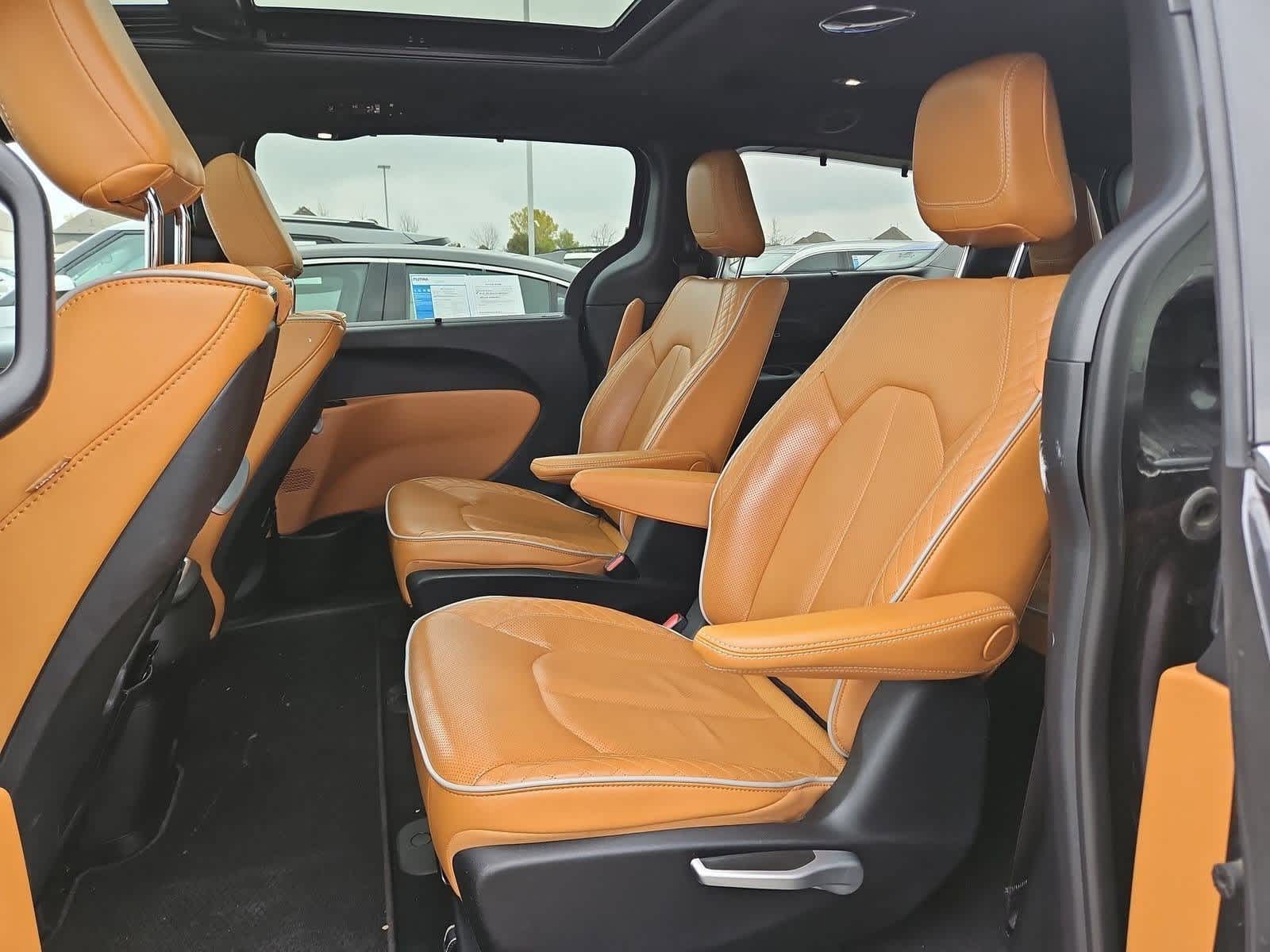 Thumbnail: 2022 Chrysler Pacifica - 19