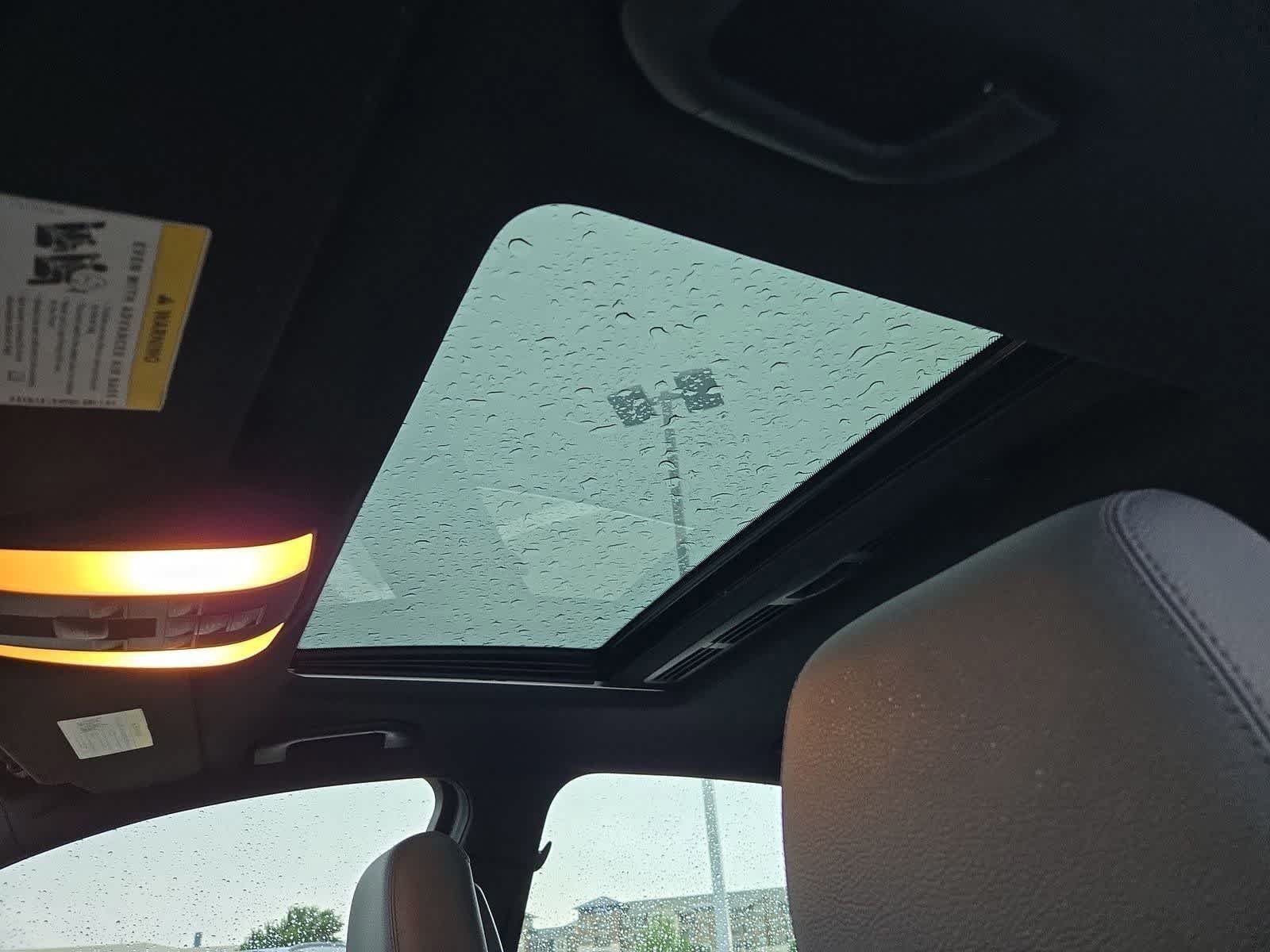 Thumbnail: 2011 Mercedes-Benz E-Class - 17