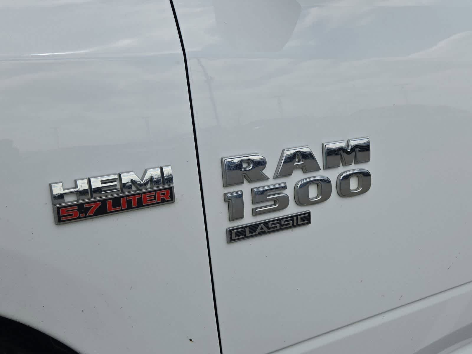 Thumbnail: 2019 RAM 1500 Classic - 12