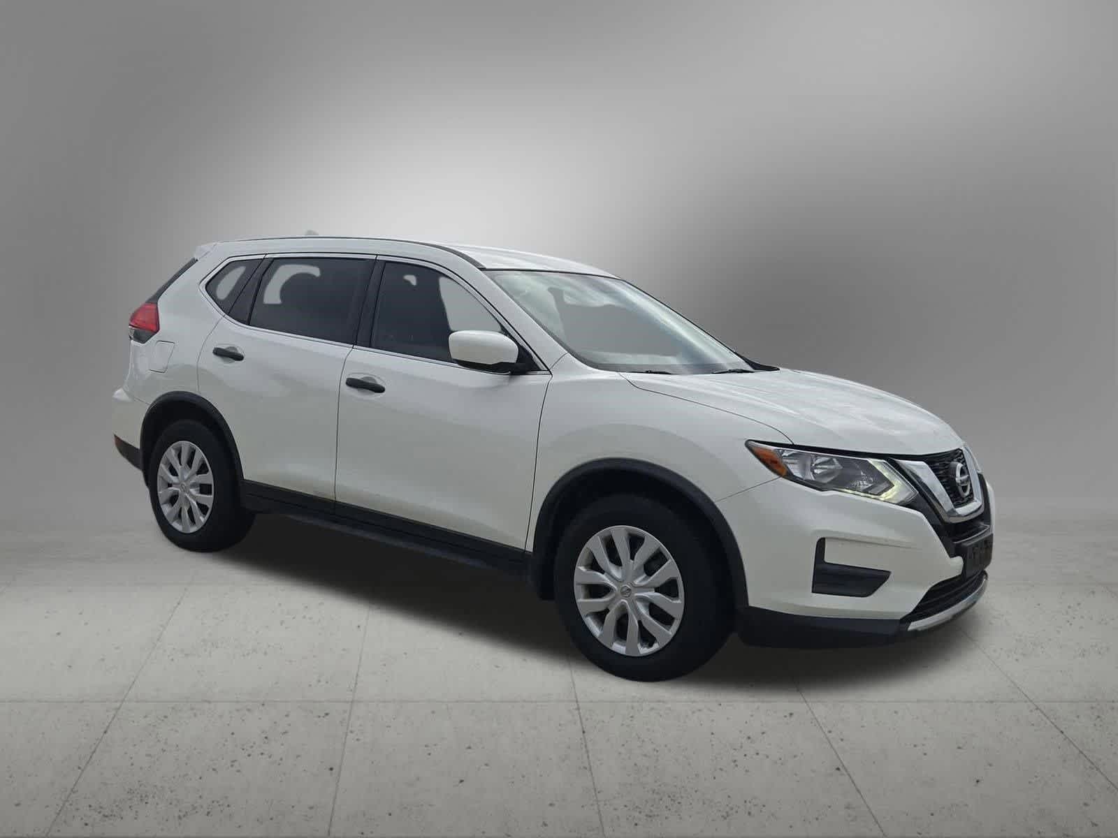 Thumbnail: 2017 Nissan Rogue - 8