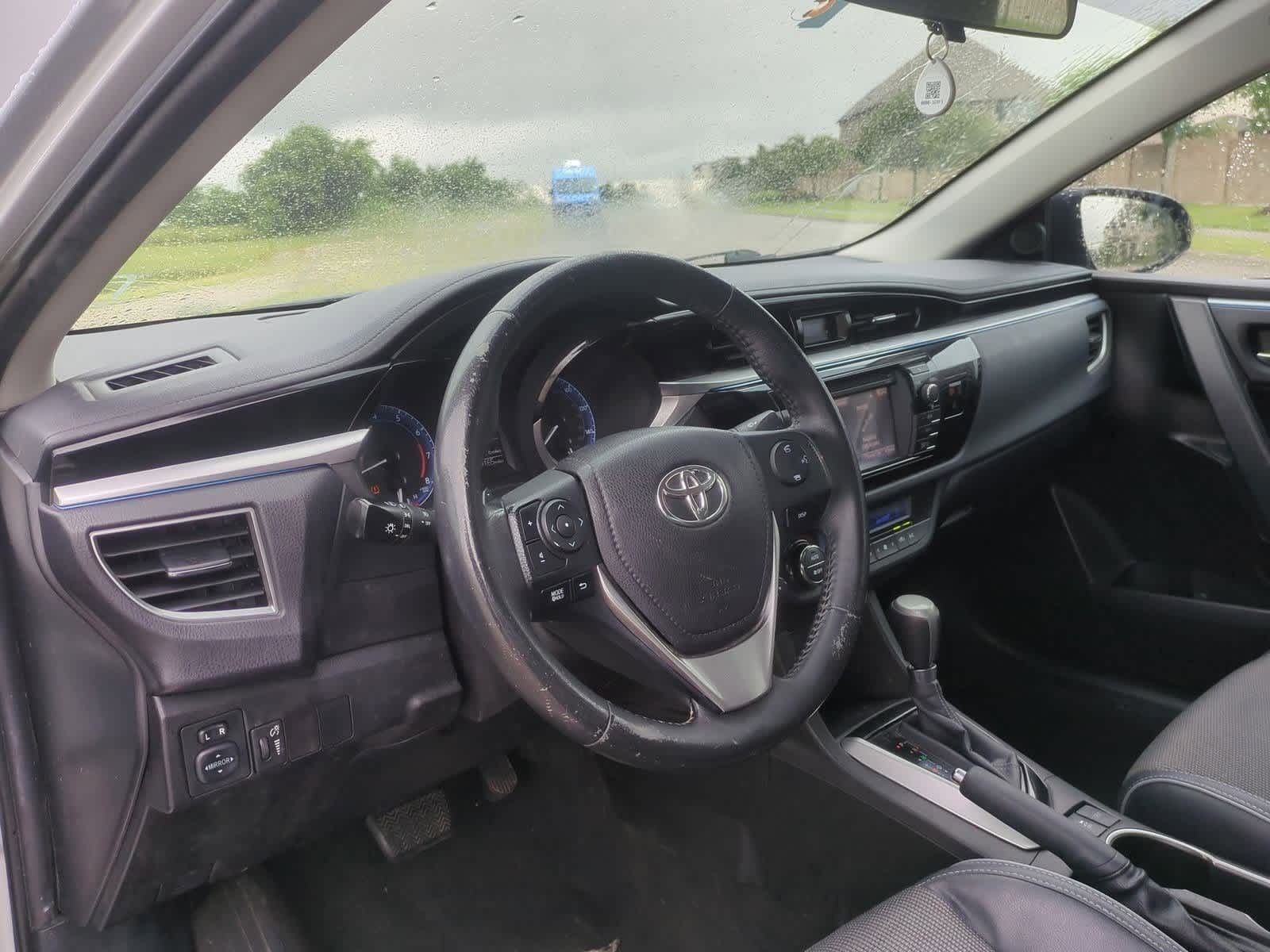 Thumbnail: 2015 Toyota Corolla - 2