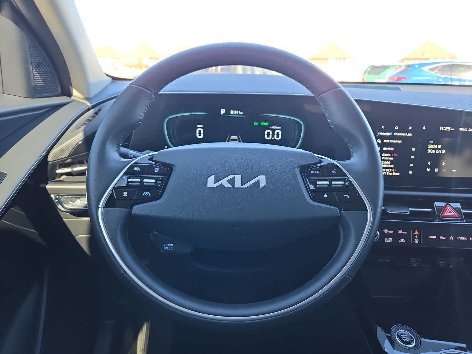 Thumbnail: 2023 Kia Niro - 21