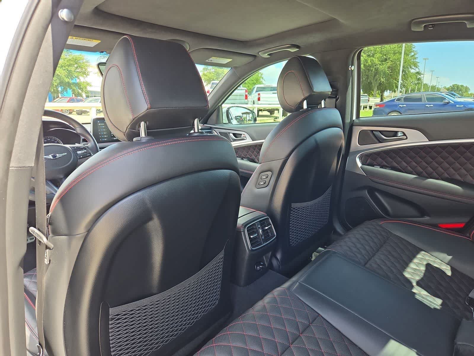 Thumbnail: 2020 Genesis G70 - 16