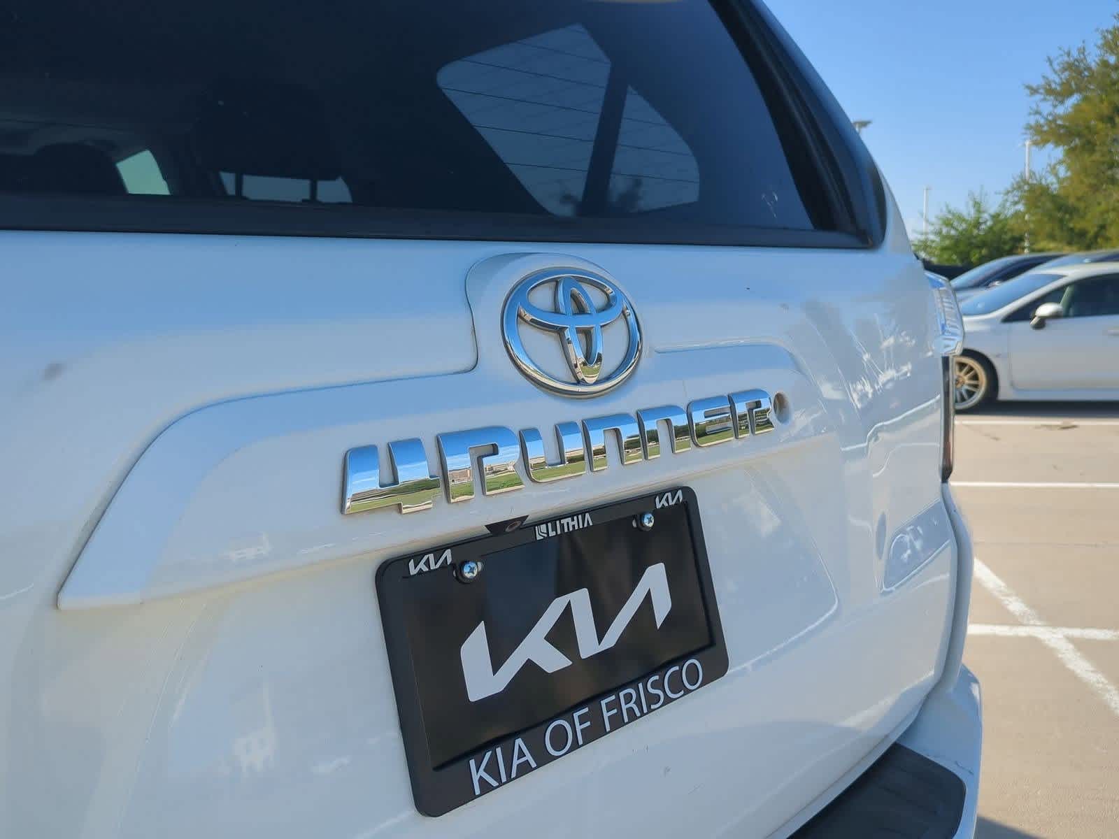 Thumbnail: 2014 Toyota 4Runner - 12