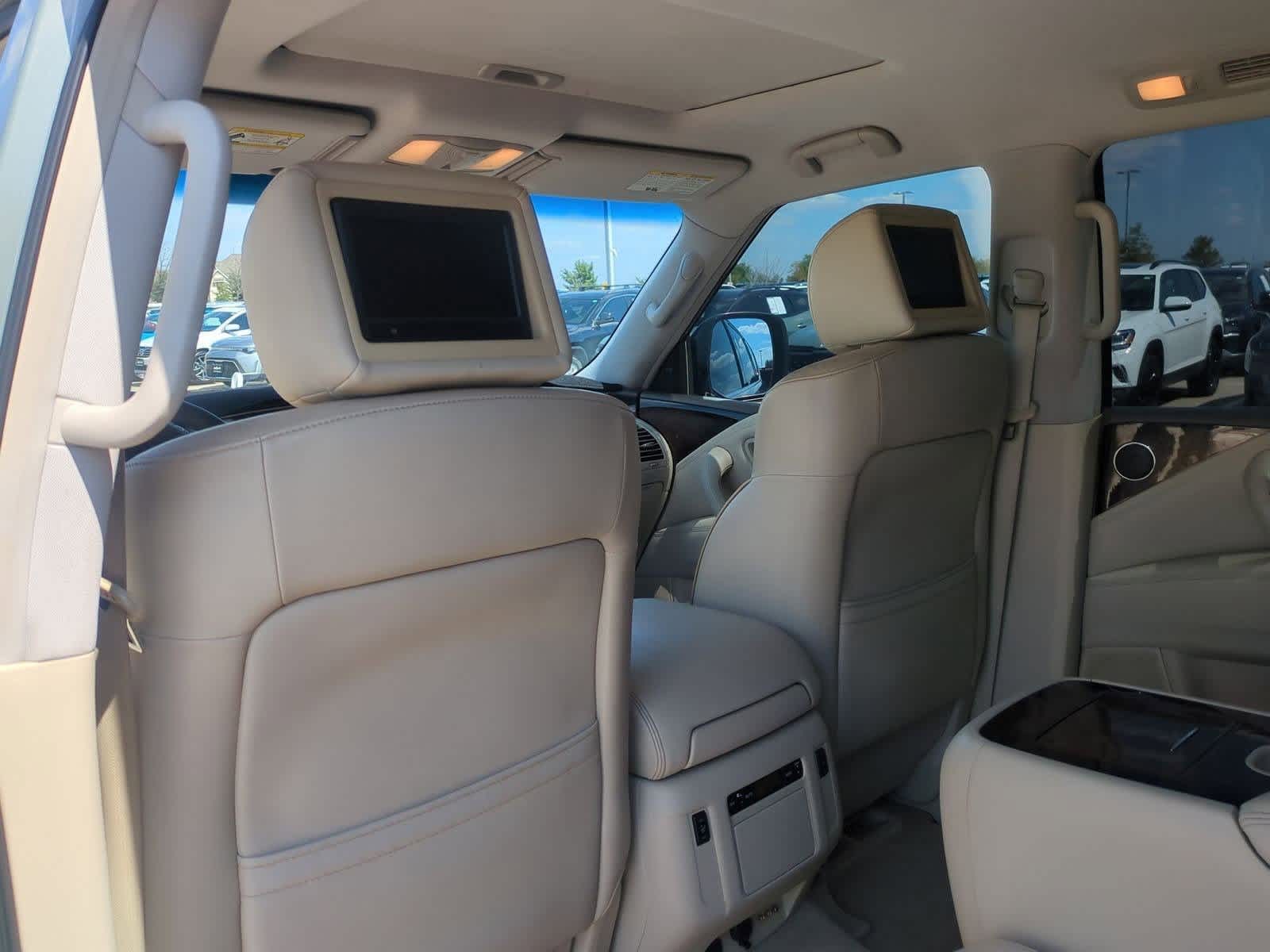 Thumbnail: 2011 INFINITI QX56 - 18