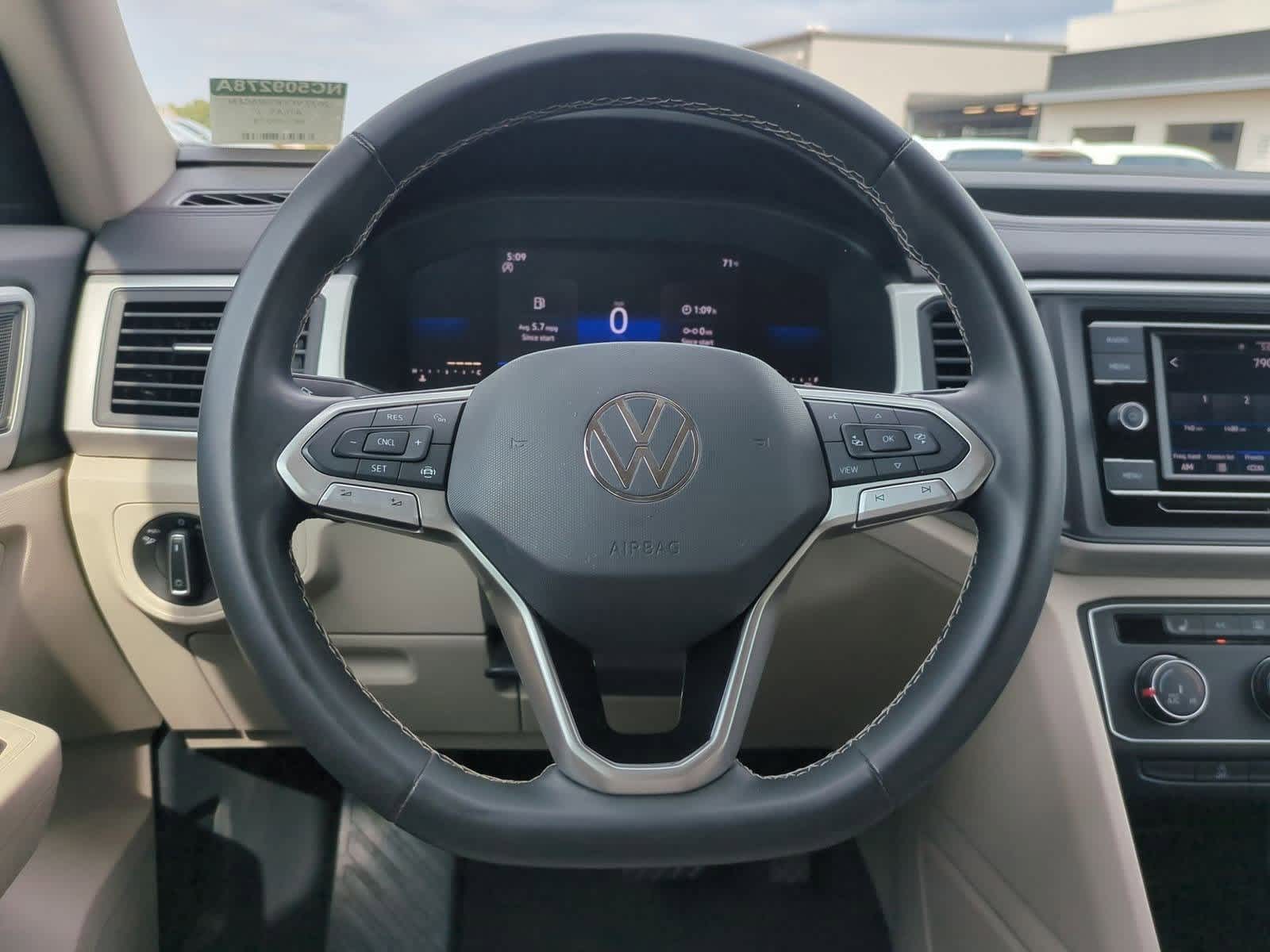 Thumbnail: 2022 Volkswagen Atlas - 21