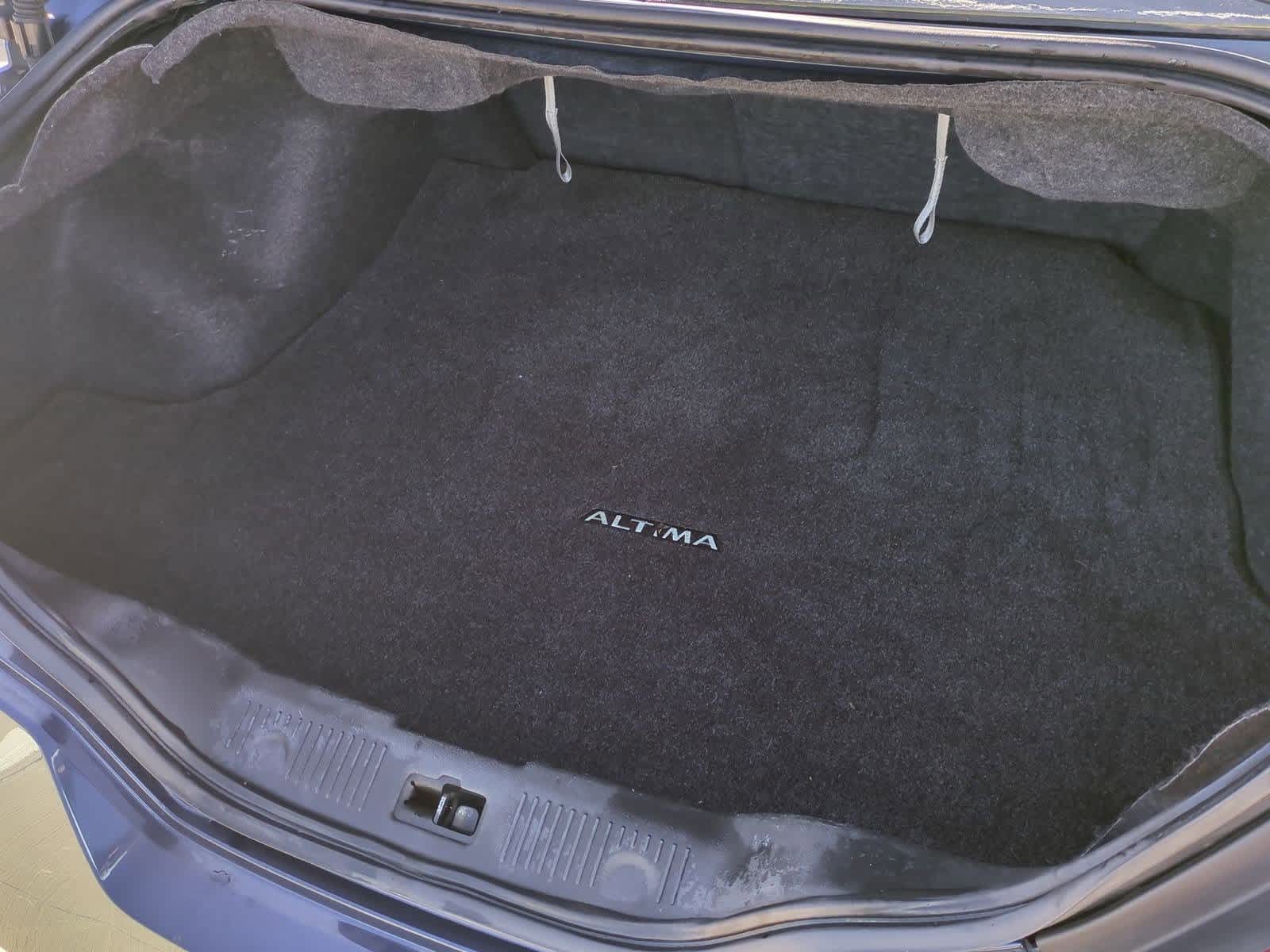 Thumbnail: 2011 Nissan Altima - 29