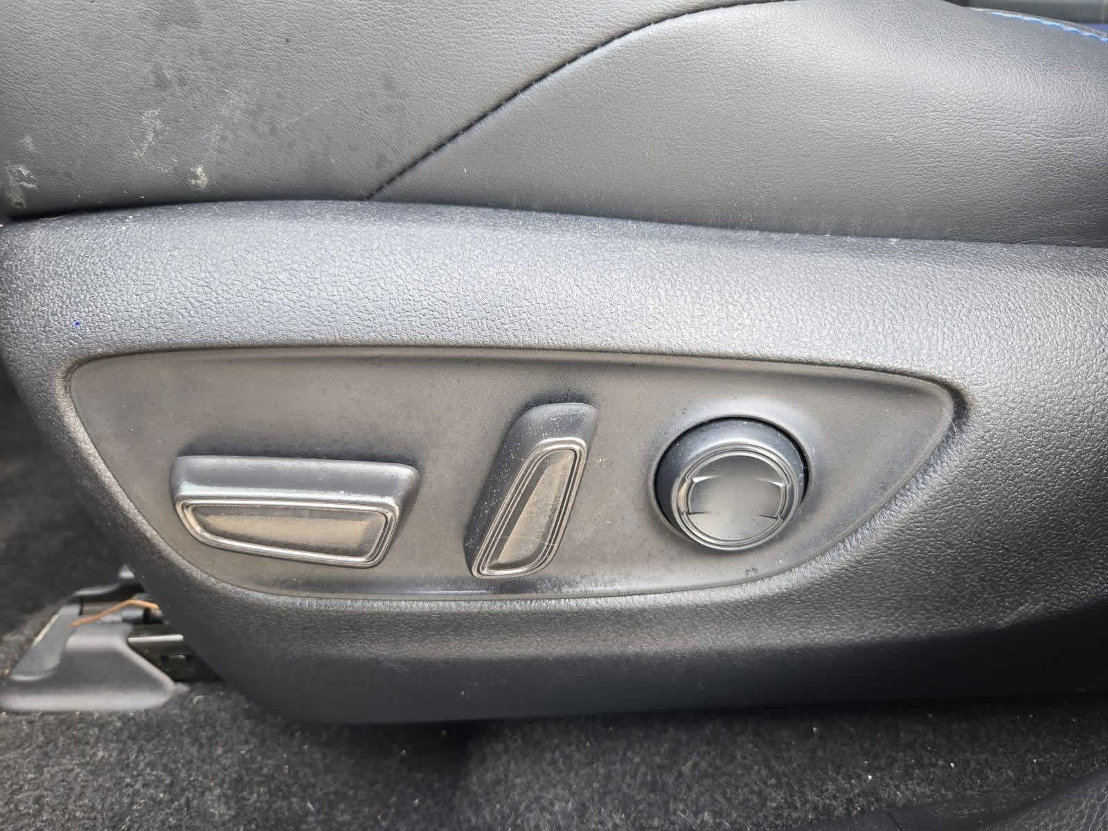 Thumbnail: 2022 Toyota RAV4 - 16