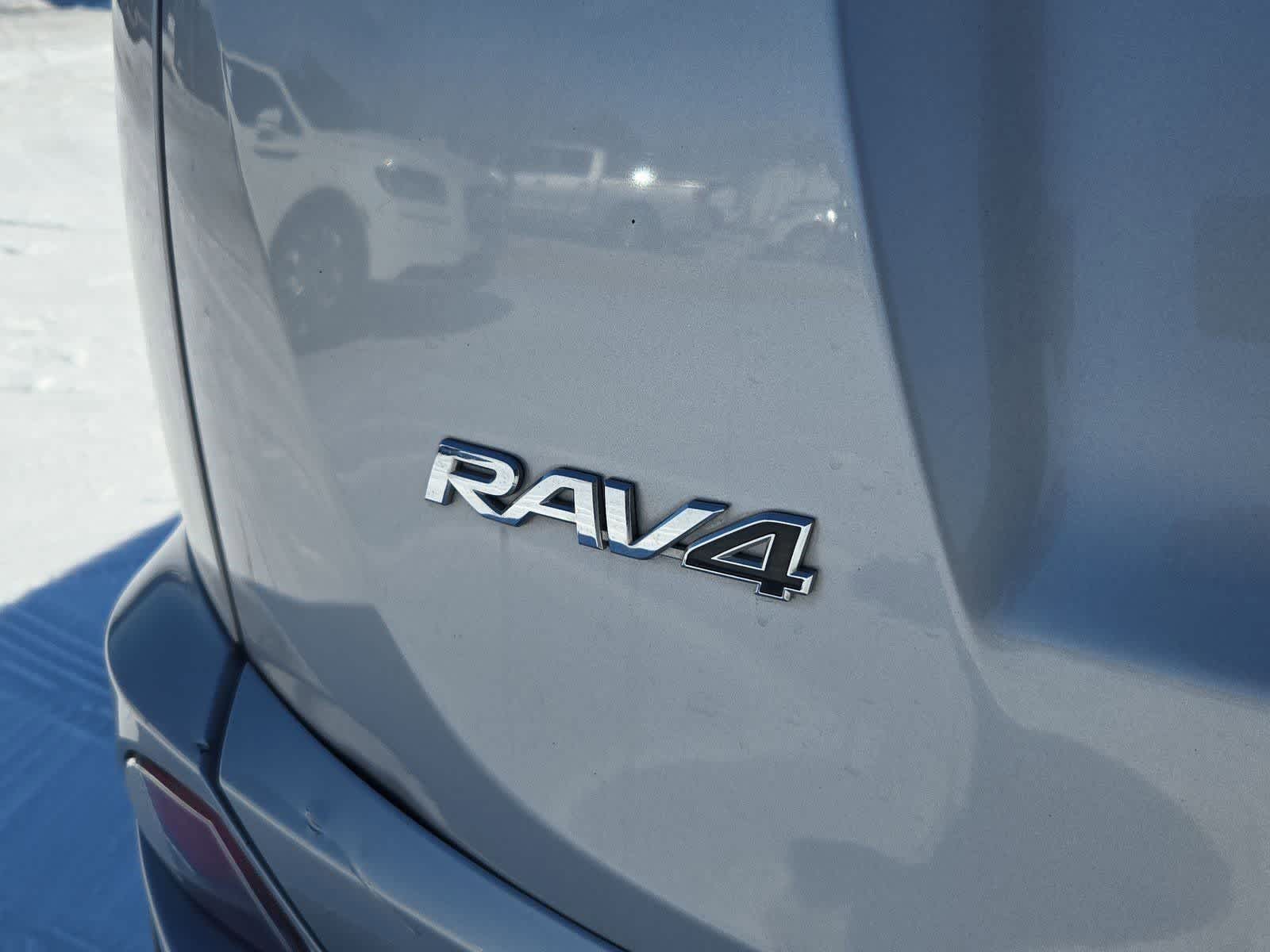 Thumbnail: 2016 Toyota RAV4 - 12