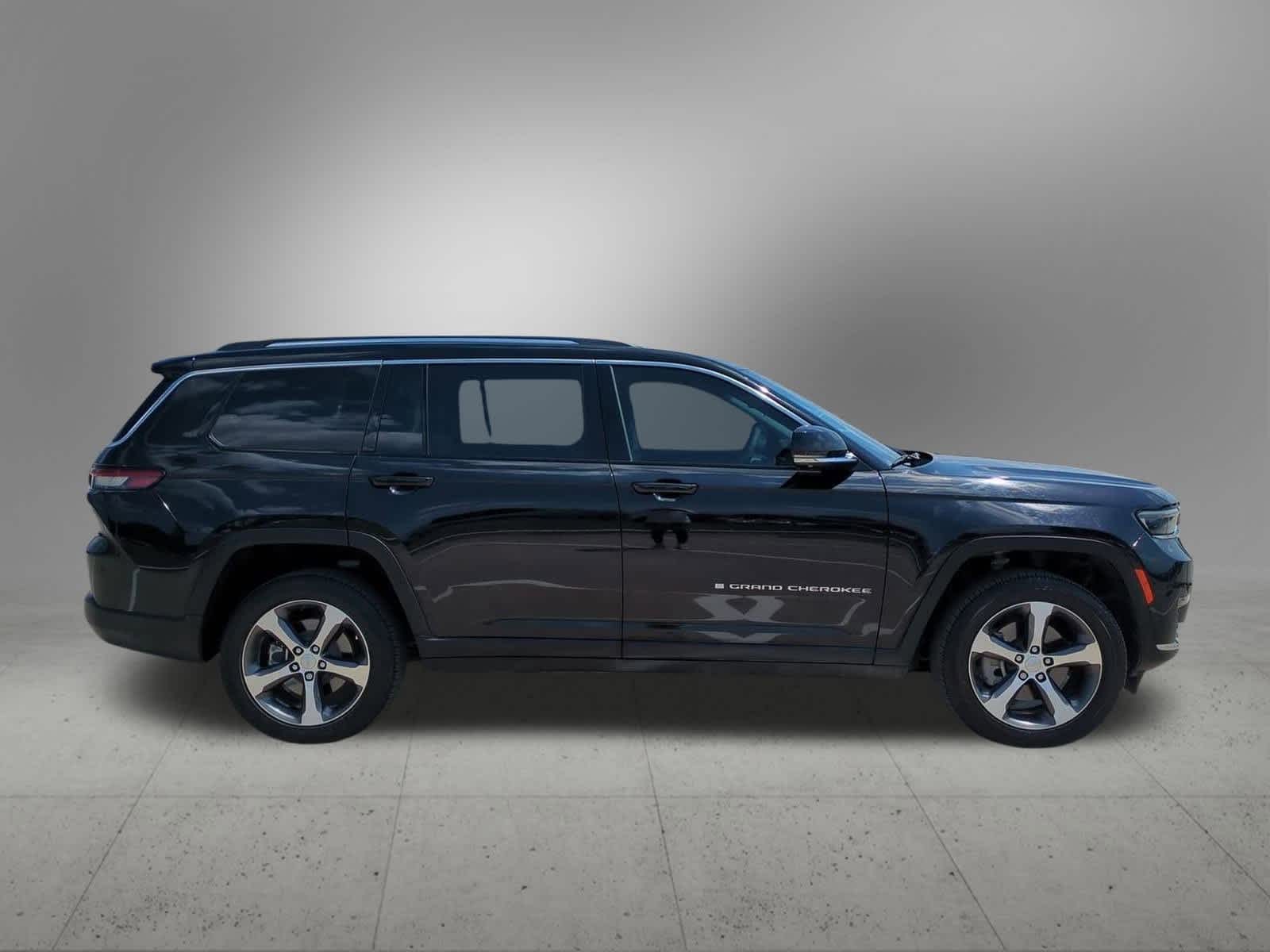 Thumbnail: 2023 Jeep Grand Cherokee - 7