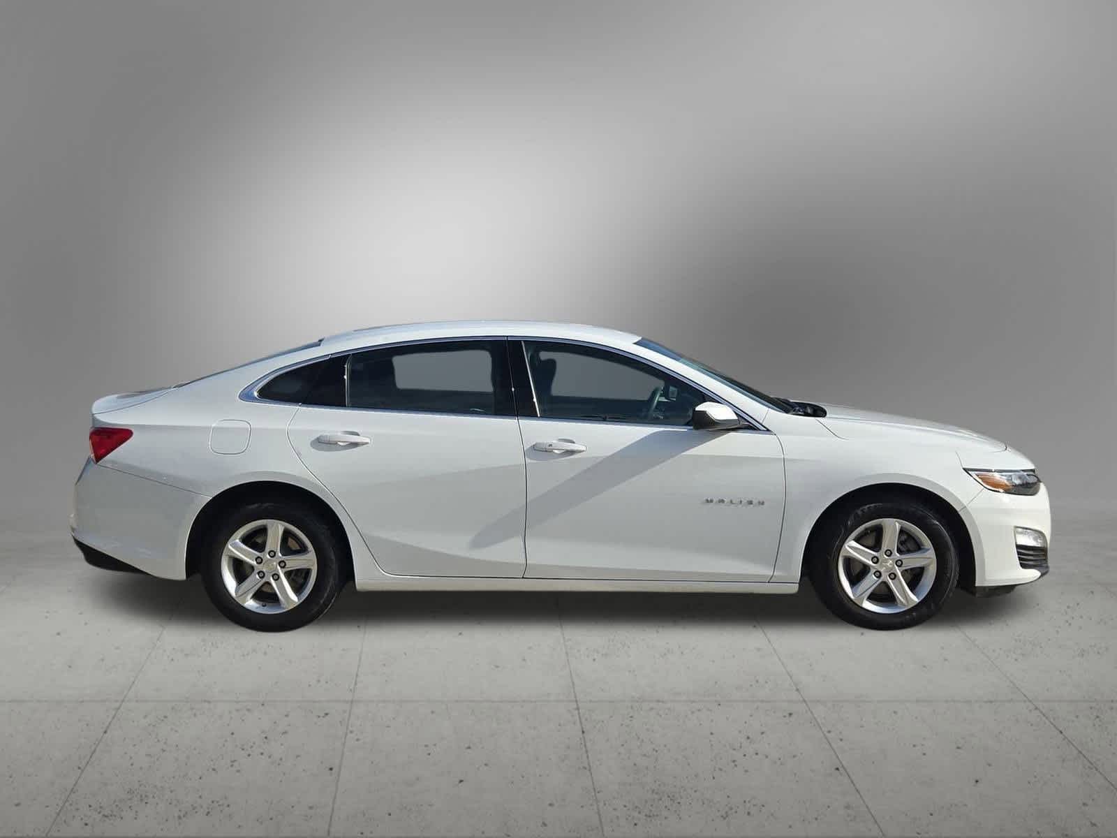 Thumbnail: 2022 Chevrolet Malibu - 7