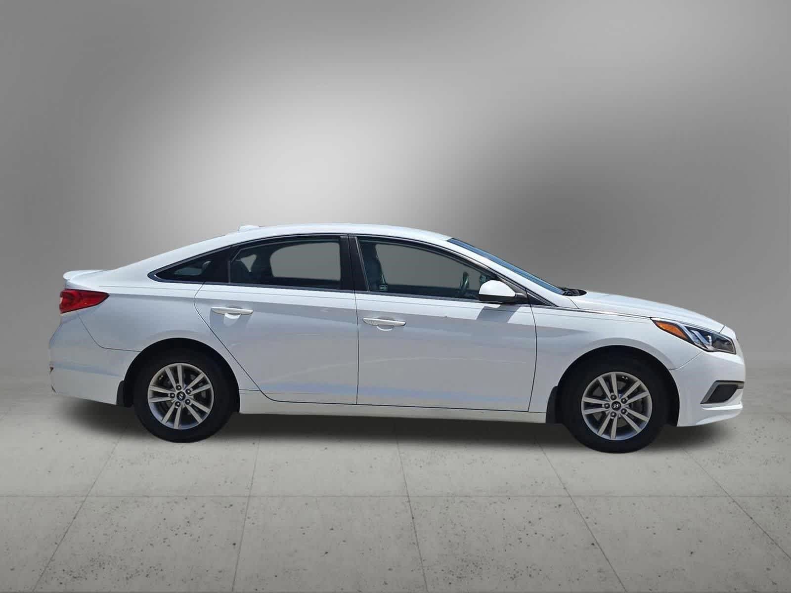 Thumbnail: 2017 Hyundai Sonata - 7
