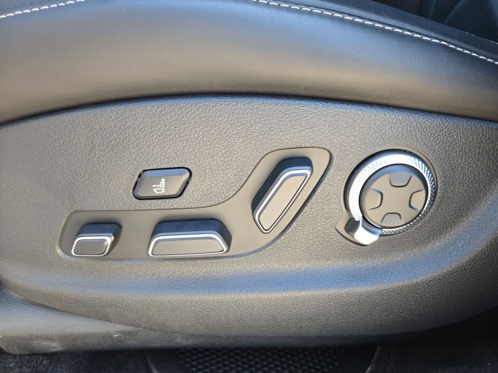 Thumbnail: 2025 Genesis GV80 - 15