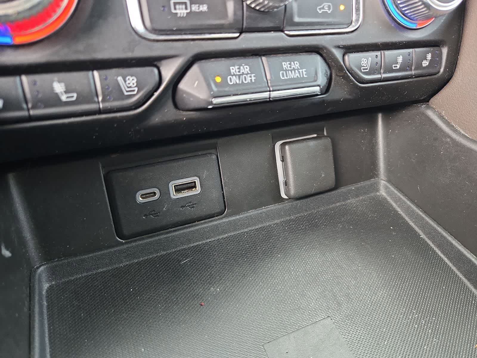 Thumbnail: 2021 GMC Yukon XL - 31