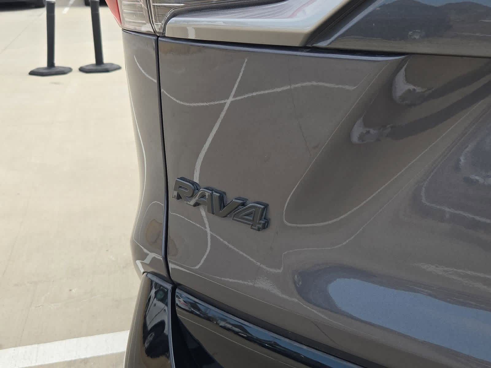 Thumbnail: 2022 Toyota RAV4 - 11