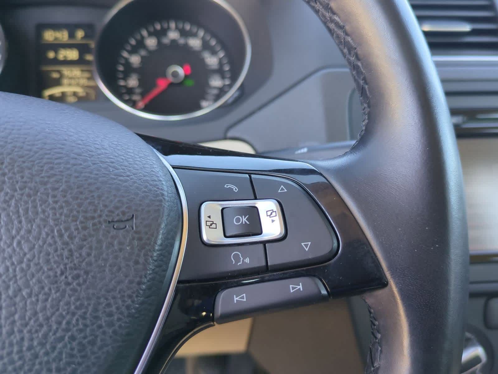 Thumbnail: 2015 Volkswagen Jetta - 24