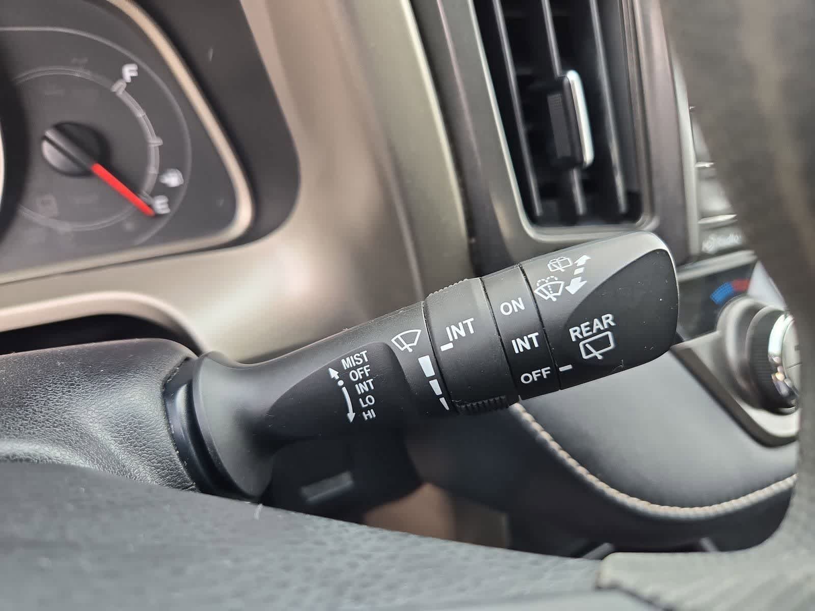 Thumbnail: 2015 Toyota RAV4 - 26