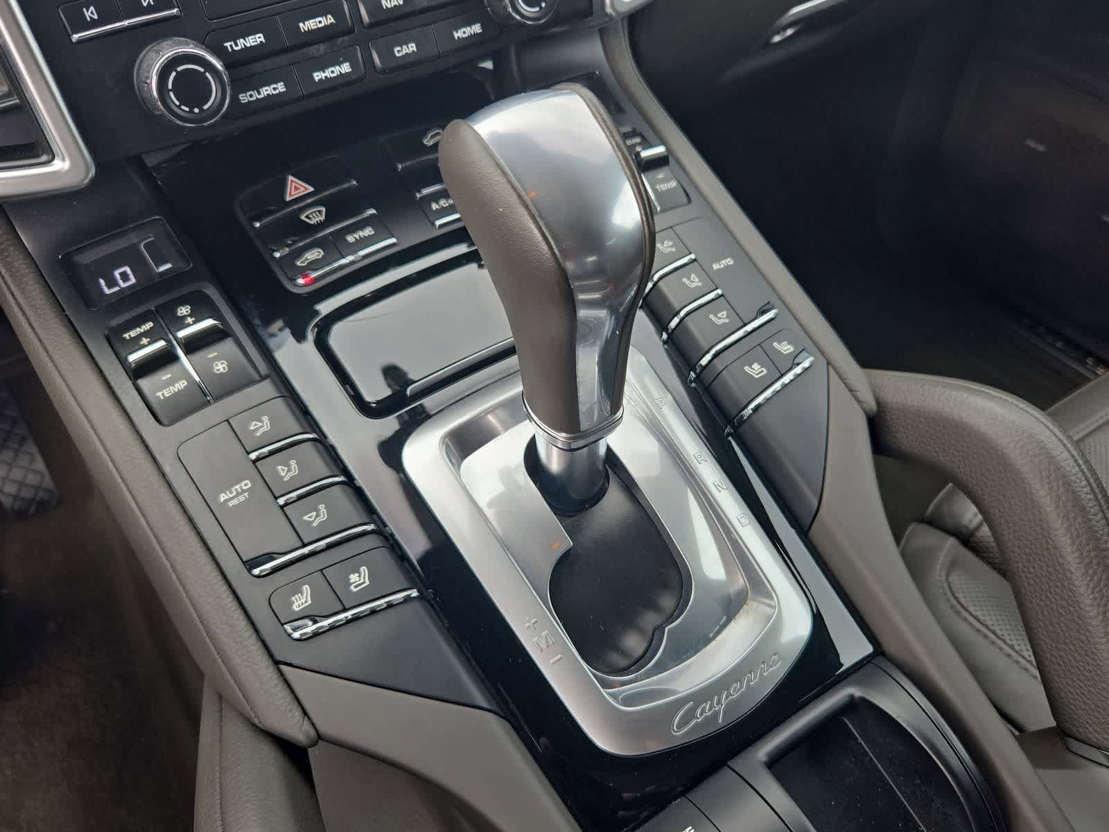 Thumbnail: 2017 Porsche Cayenne - 33