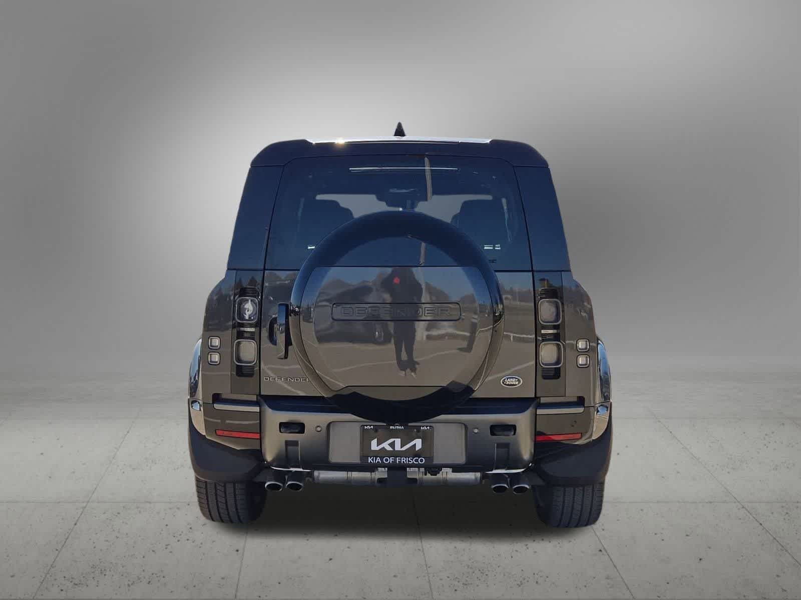 Thumbnail: 2023 Land Rover Defender - 5