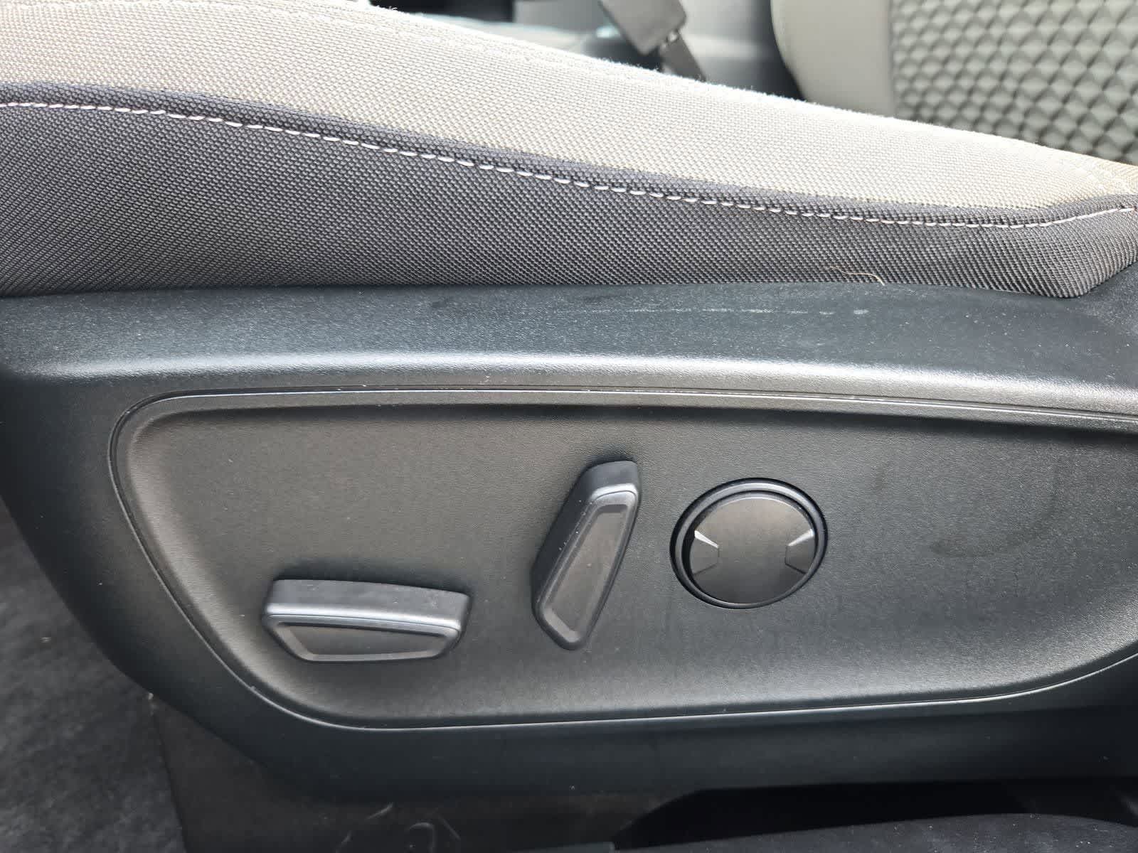 Thumbnail: 2022 Ford Escape - 15