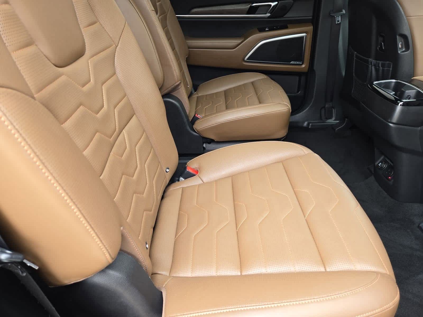 Thumbnail: 2022 Kia Telluride - 19