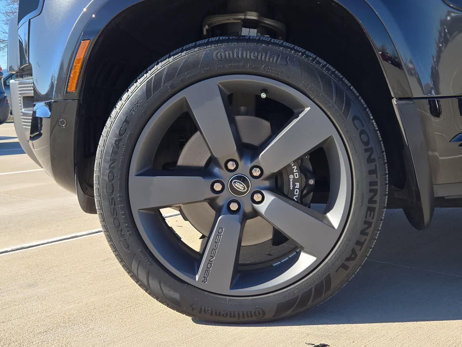 Thumbnail: 2023 Land Rover Defender - 13