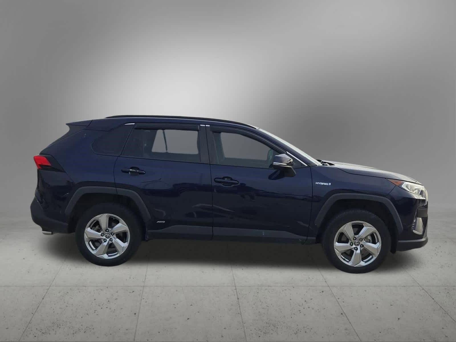 Thumbnail: 2021 Toyota RAV4 - 7