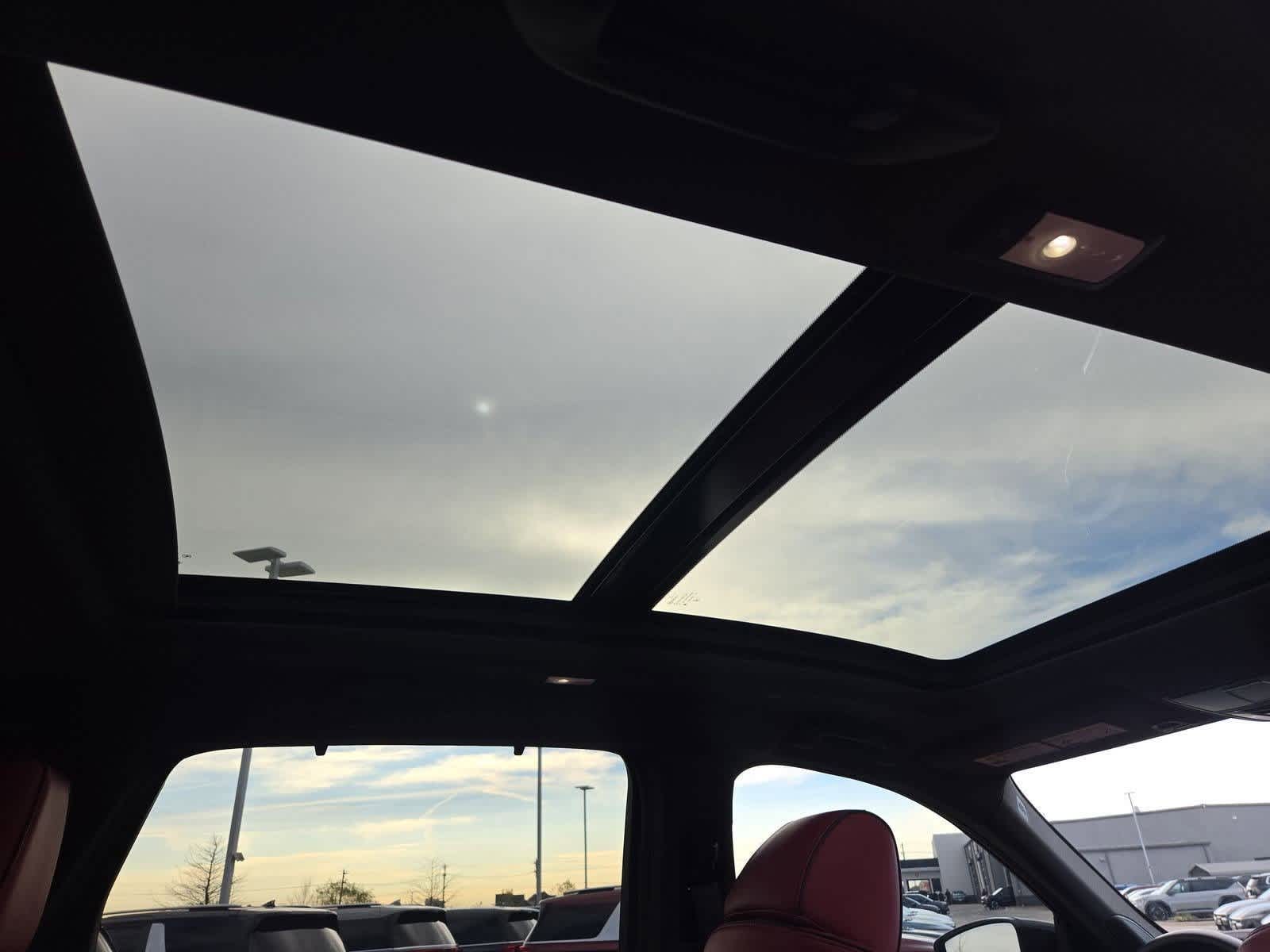 Thumbnail: 2022 Acura MDX - 21