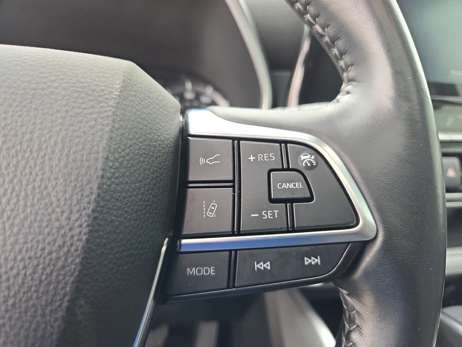 Thumbnail: 2021 Toyota Highlander - 25