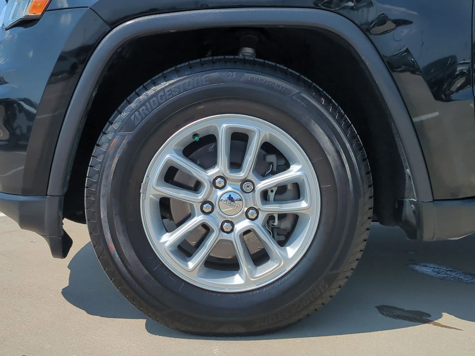 Thumbnail: 2018 Jeep Grand Cherokee - 13