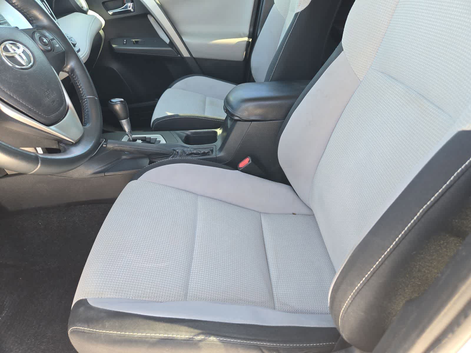 Thumbnail: 2016 Toyota RAV4 - 16