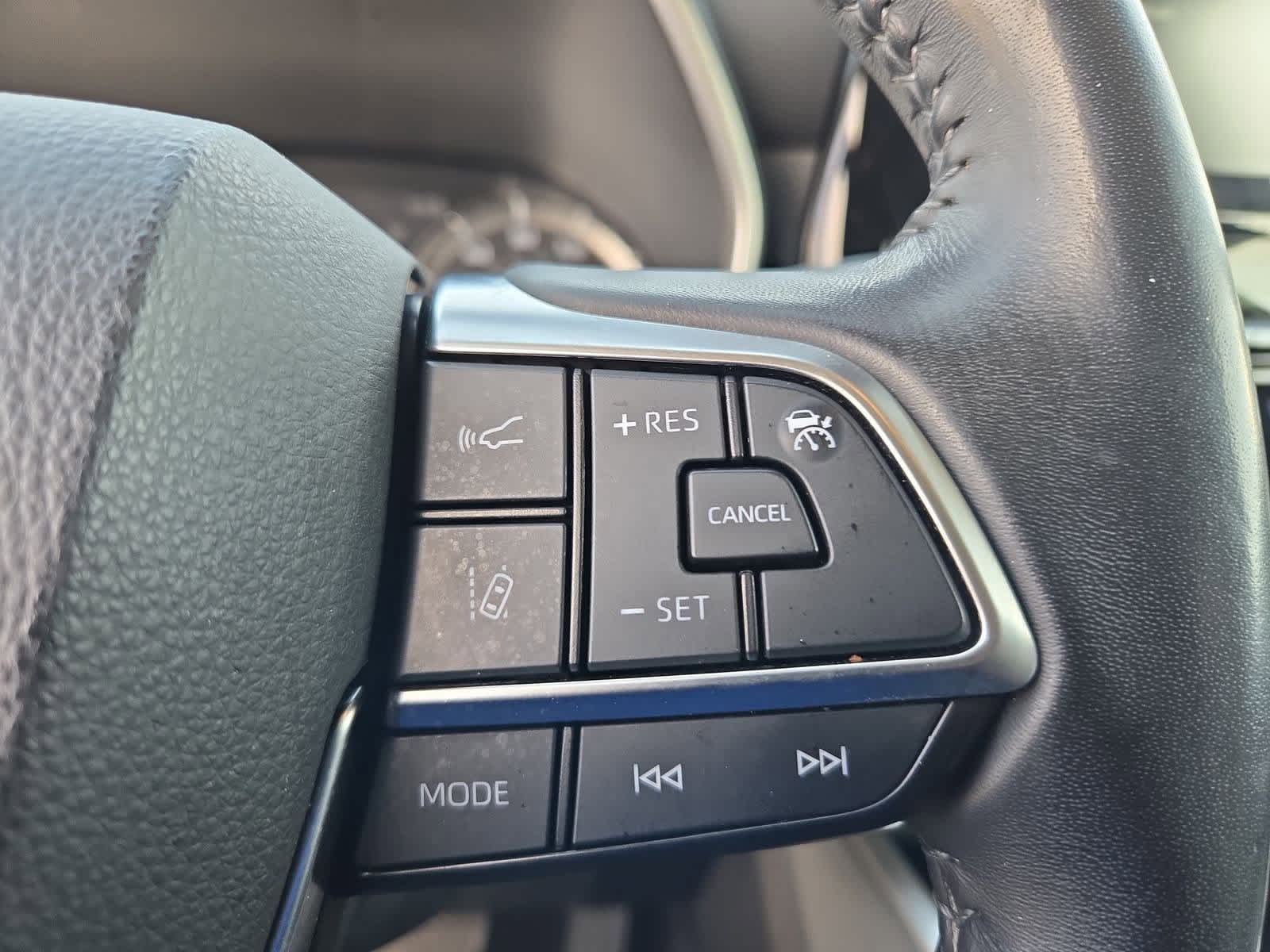 Thumbnail: 2021 Toyota Highlander - 25