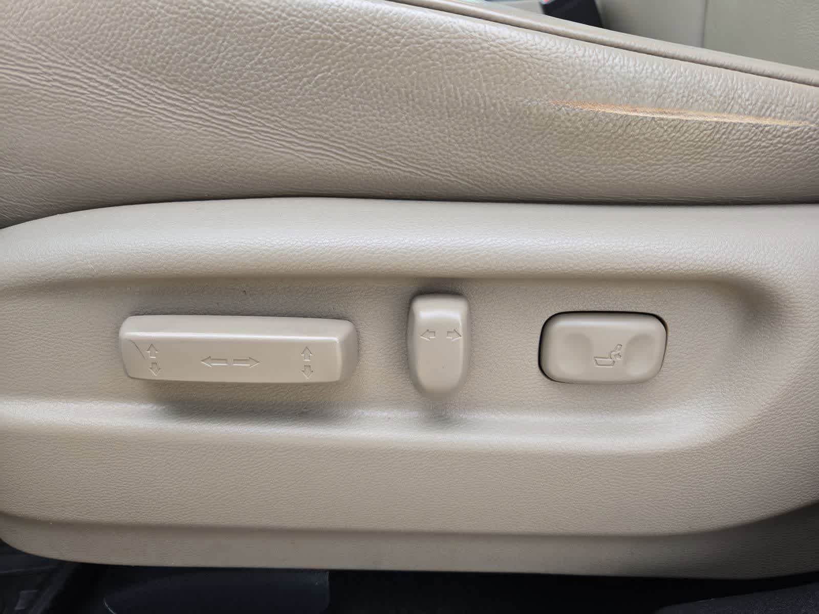 Thumbnail: 2016 Honda Pilot - 16