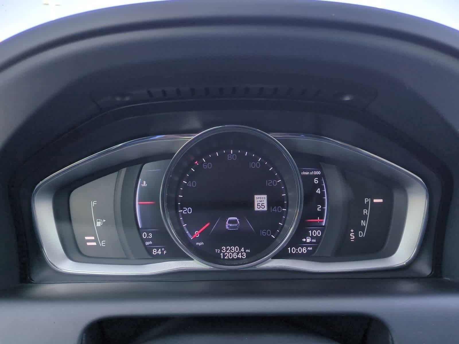 Thumbnail: 2016 Volvo XC60 - 32